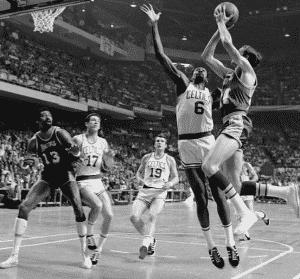 image-jerry-west-bill-russell-finale-nba-1969