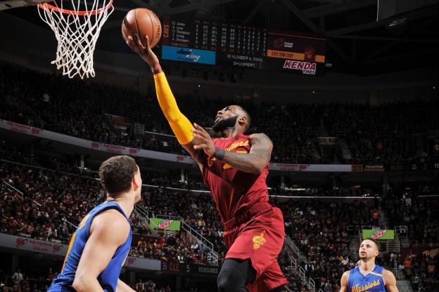 lebron-james-warriors-cleveland-christmas-2016