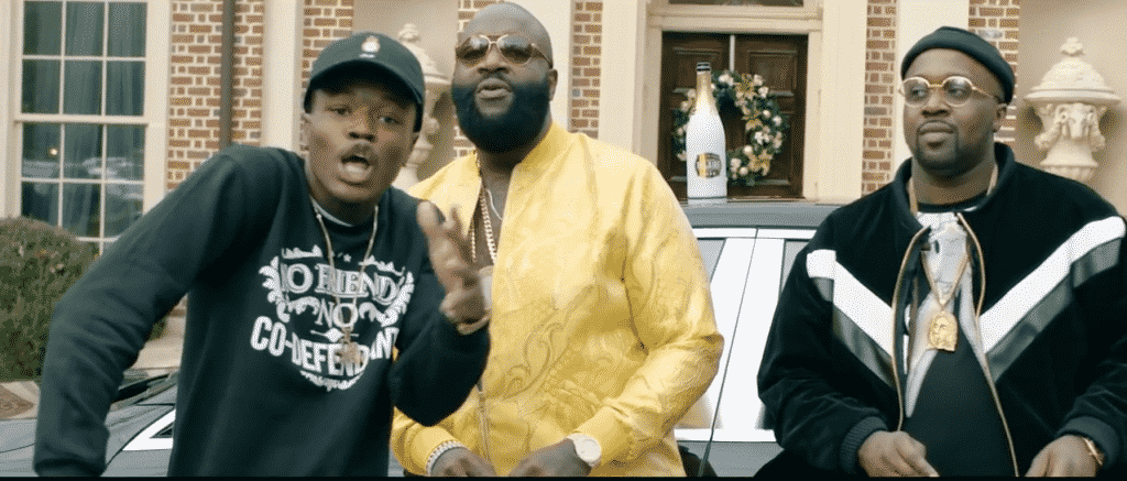 image Smoke DZA, Pete Rock et Rick Ross du clip Black Superhero Car