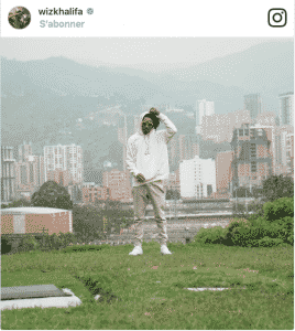 image Wiz Khalifa se recueille sur la tombe de Pablo Escobar