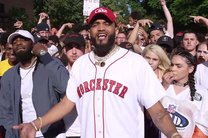 Joyner Lucas se place en héros local dans "Broke & Stupid" [Clip]