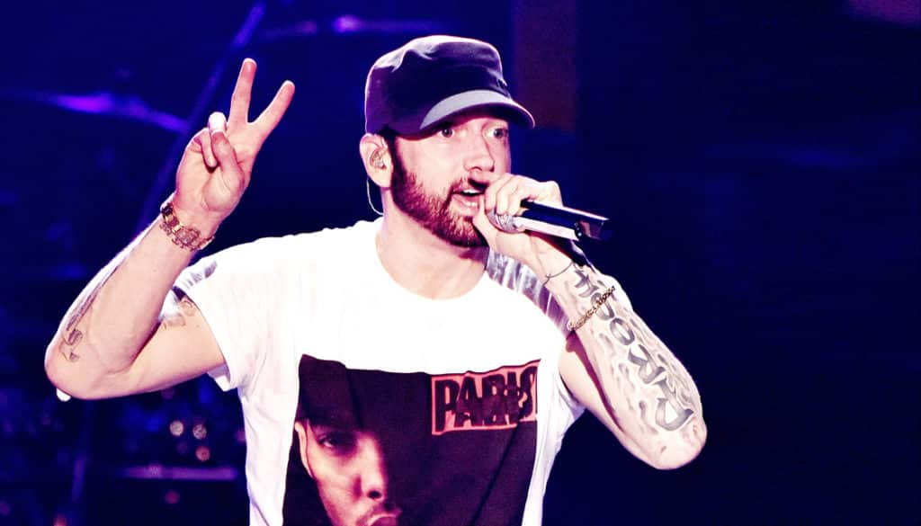 Eminem est le plus gros vendeur de la décennie en terme d'albums purs