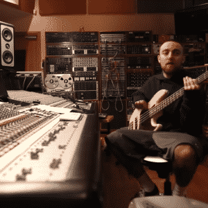 Les dernières images de Mac Miller en studio réunies dans "Hand Me Downs" [Clip]