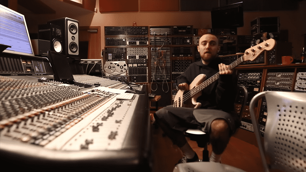 Les dernières images de Mac Miller en studio réunies dans "Hand Me Downs" [Clip]