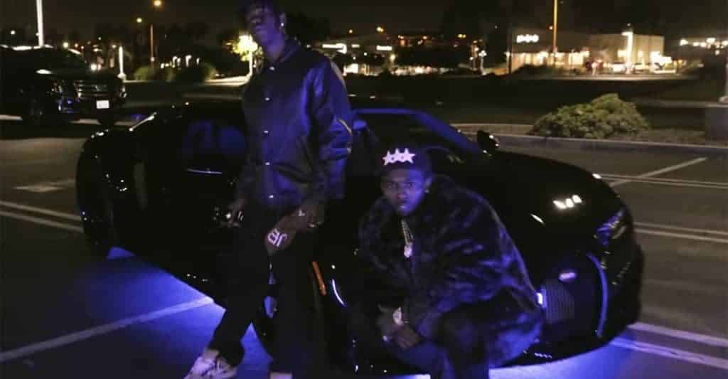 Travis Scott et Pop Smoke en balade nocturne sur l'asphalte dans "Gatti" [Clip]