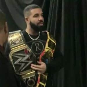 Drake trolle Bucks avec ceinture de catch