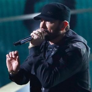 Eminem crée la surprise aux Oscars avec un live de "Lose Yourself