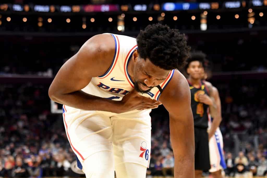 Joel Embiid blessé à l'épaule