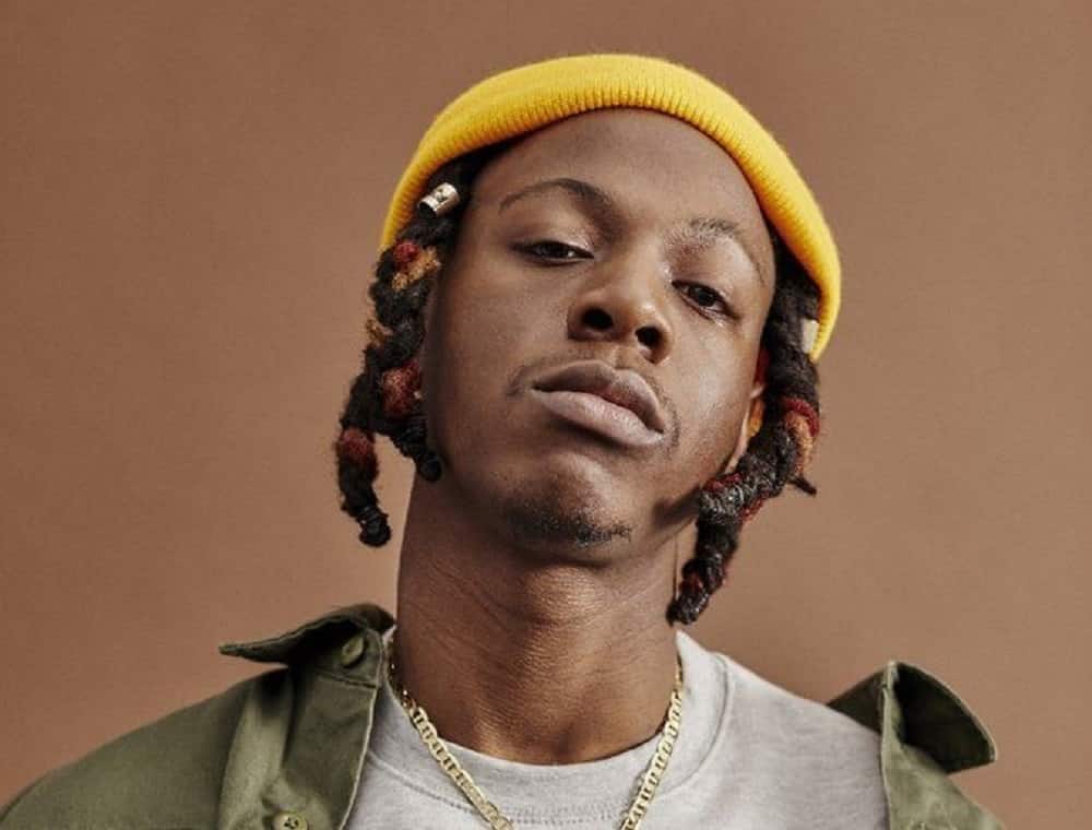 Joey Bada$$ freestyle déchirant en hommage à Pop Smoke