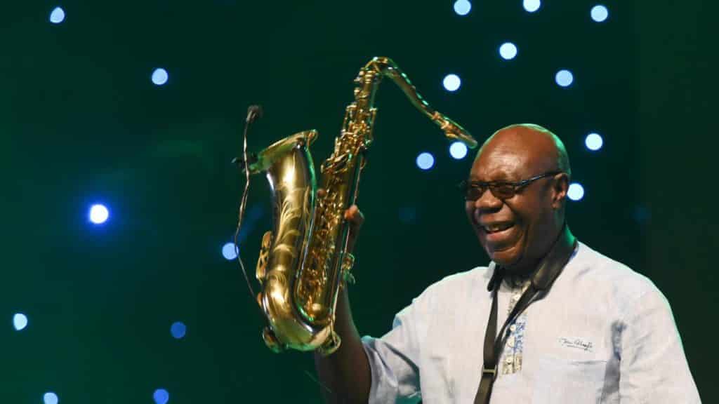 Manu Dibango mort hommage monde du rap