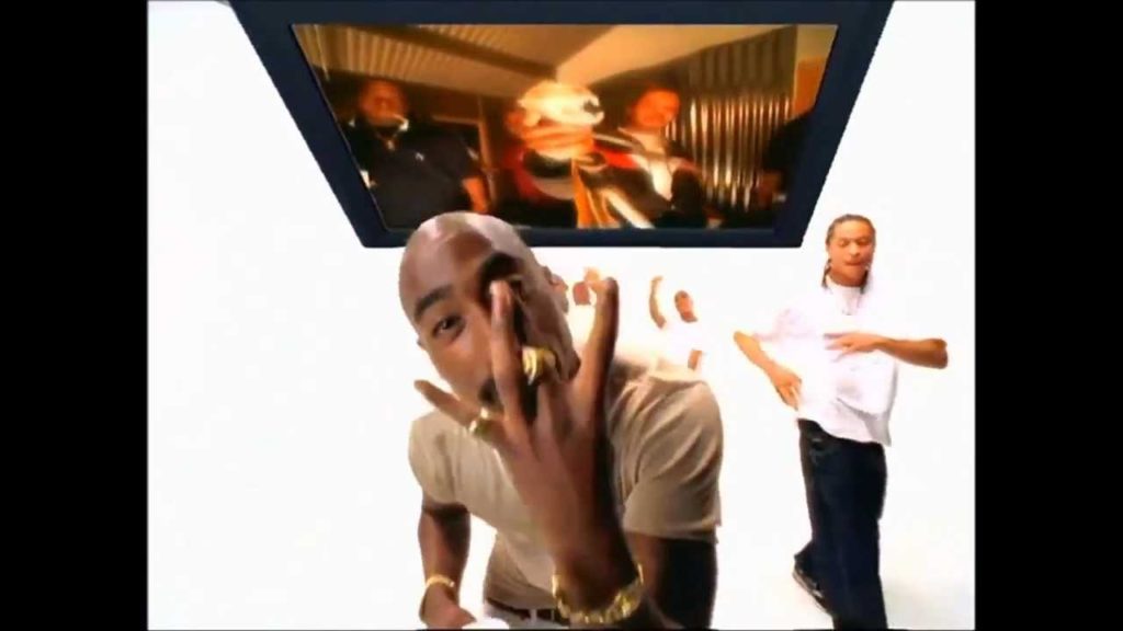 Tupac dans le clip de hit em up