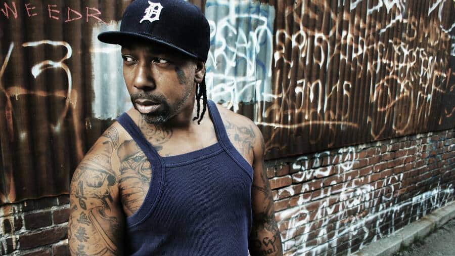 Mc Eiht sort son nouveau titre Neighborhood Looks