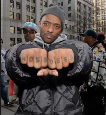 Photo de Prodigy et son tatouage : Mobb Deep