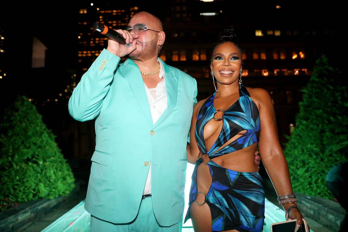 Ashanti débarque à la fête d’anniversaire de Fat Joe dans une robe époustouflante !