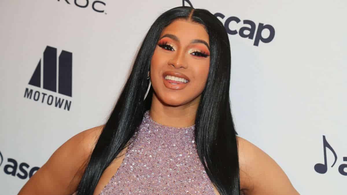 Cardi B se déchaîne sur ceux qui semblent justifier le meurtre de la mannequin photo Miss Mercedes Morr