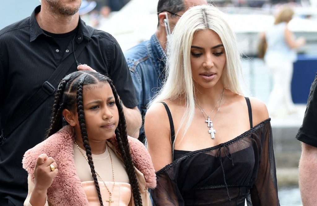 Kim-Kardashian-celebre-sa-fille-North-West