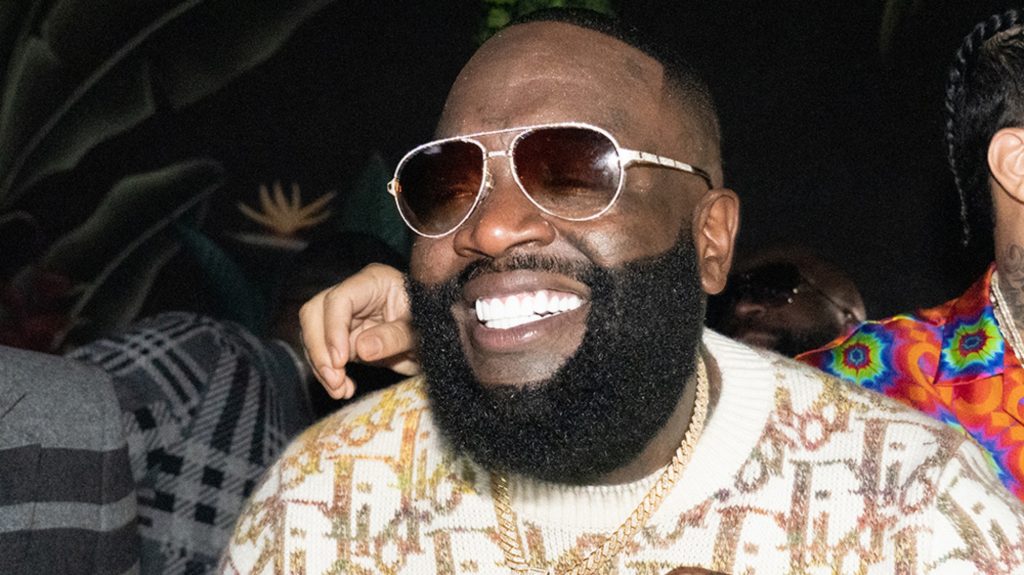 Rick-Ross-don-au-centre-de-sante-de-Fayetteville