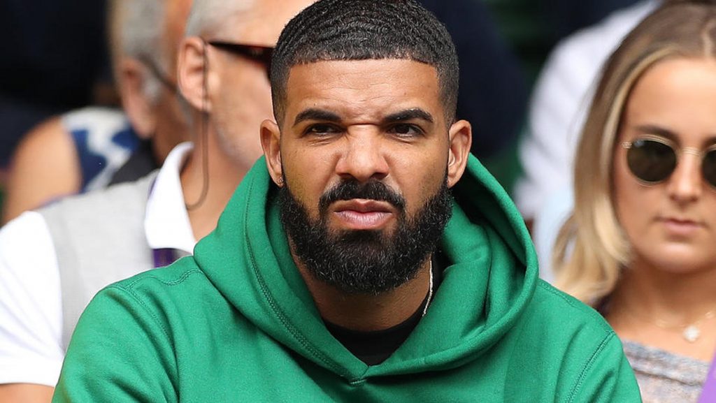 Drake-prestation-avec-des-spermatozoides-geants