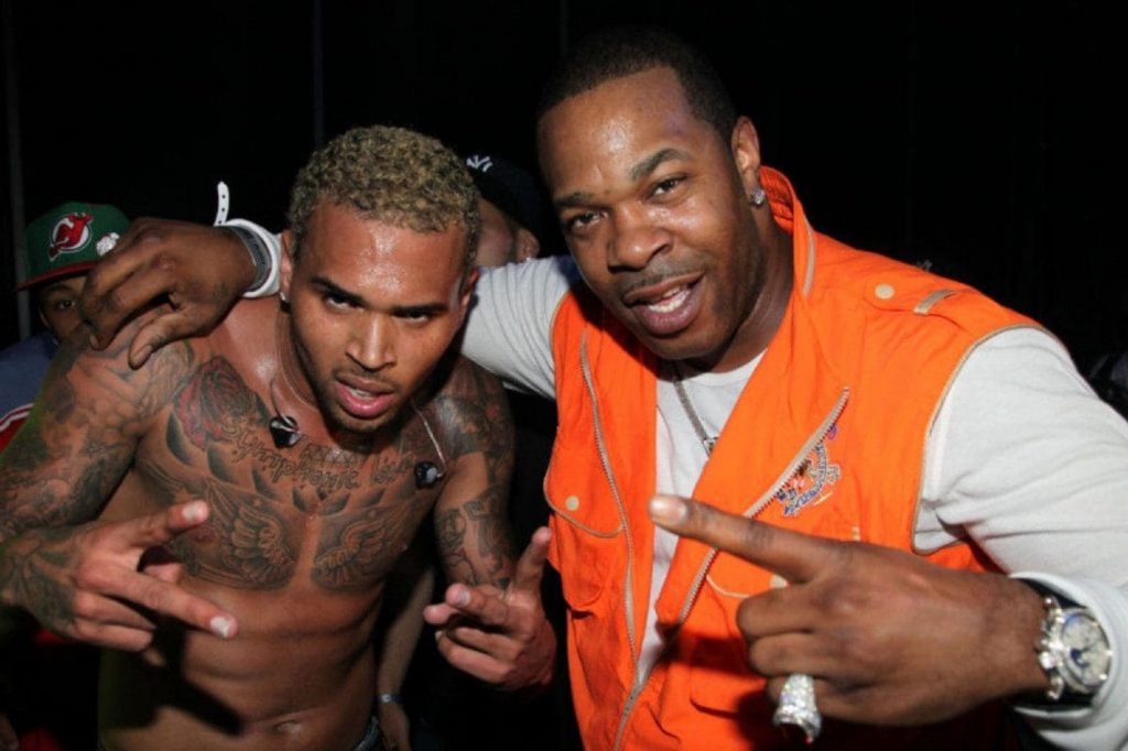 Busta-Rhymes-prestation-Chris-Brown-remise-diplome-fils